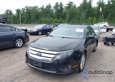 2012 Ford Fusion S z USA, uszkodzony, nr VIN 3FAHP0GA0CR153694